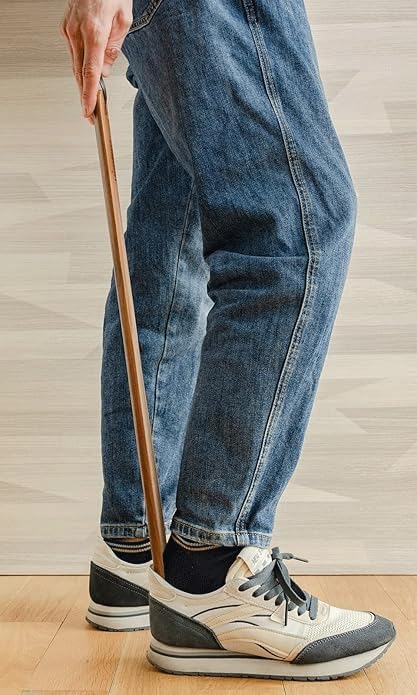 Premium Wooden Shoe Horn, Extra Long 21.5 Inch Length, Durable Shoehorn Dressing Aid, 1 Piece,Shoe Helper Spoons for Seniors, Kids, Pregnancy, Men, Women