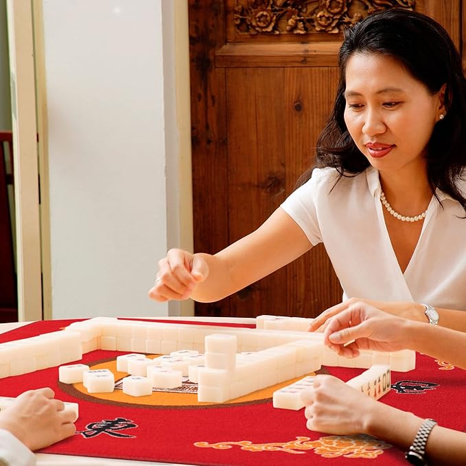 Yellow Mountain Imports Multi-Purpose Table Cover for Mahjong, Poker, Card Games, Board Games, Tile Games, and Dominoes - Vibrant Red, 31.1 Inches