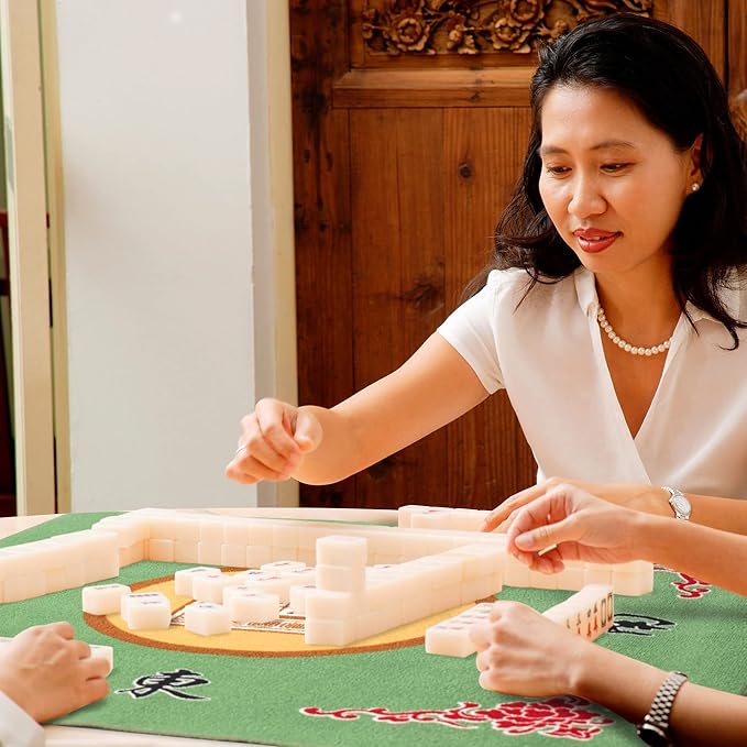 Yellow Mountain Imports Table Cover for Mahjong, Poker, Card Games, Board Games, Tile Games, and Dominoes - Green, 31.1 Inches