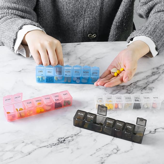 4 Pack Weekly Pill Organizer, 7 Days Pill Case Travel Daily Pill Box Portable Medicine Organizer and Planner with Compartment for Vitamins, Fish Oil, Supplements and Medication (4 Colors)