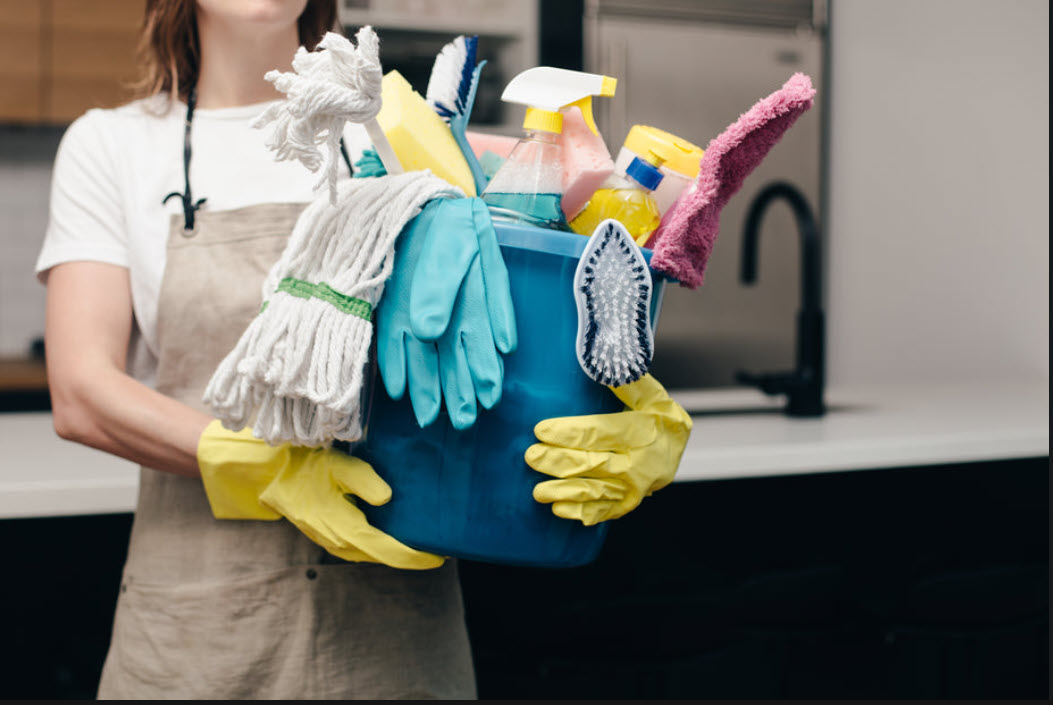 Top Cleaning Aids for Elderly & Seniors: Simple Cleaning Hacks for Independent Living