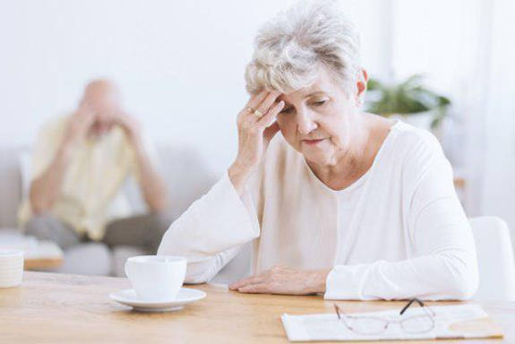Understanding Dementia in Seniors: Symptoms, Causes & Engaging Activity Ideas