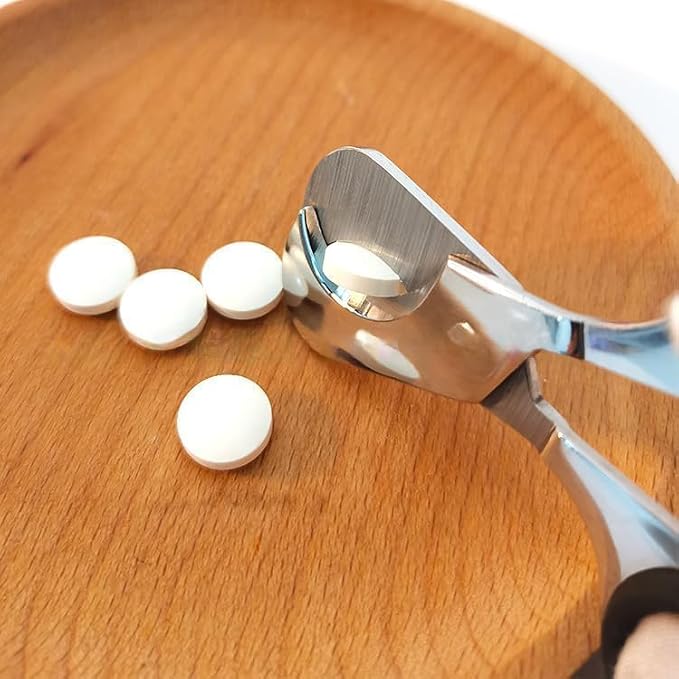 Scissors-Shaped Pill Cutter, Sharp Blade Pill Splitter, Accurately Divides Various Sizes of Vitamins, Tablets, and Drugs in Half