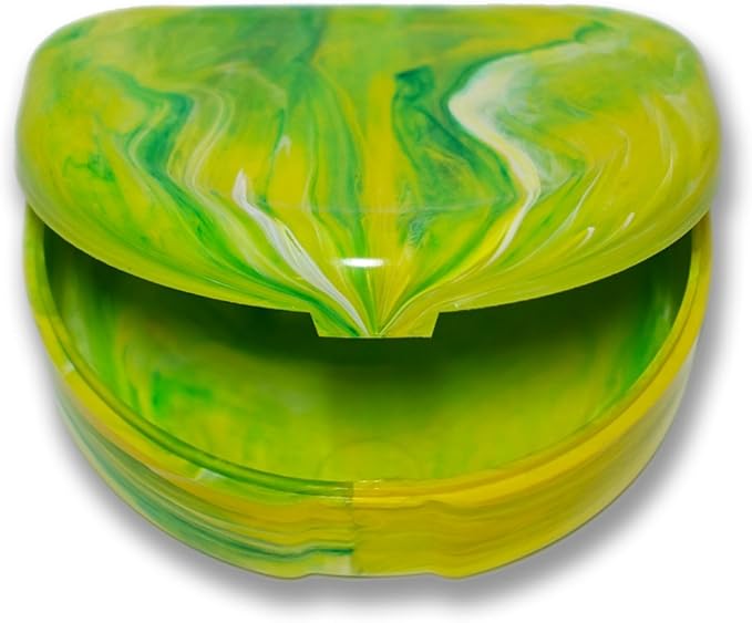 QUIST (TM) Orthodontic Retainer Case (Lime Green)