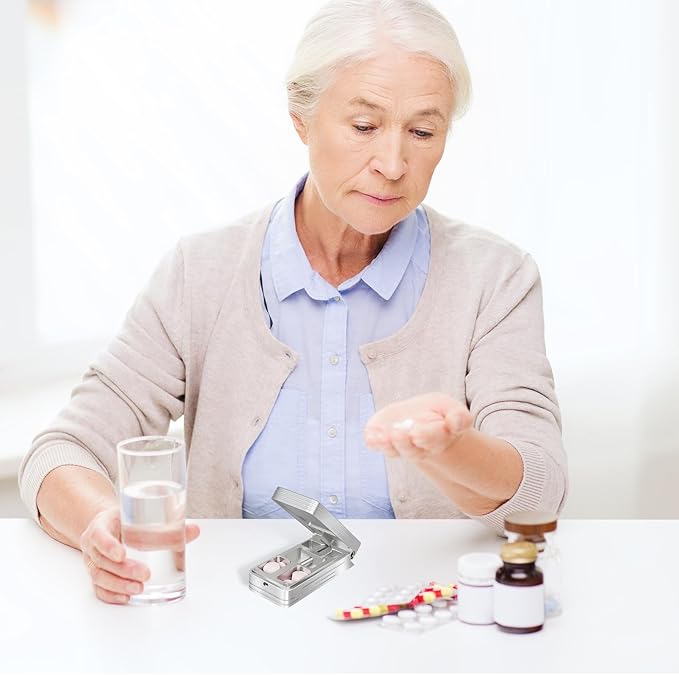 Pill Cutter for Small and Tiny Pills, Professional Aluminum Pill Splitter with Auto Centering Device and 2 Replaceable Stainless Steel Blades, Portable Pill Splitter with PU Case (Silver)