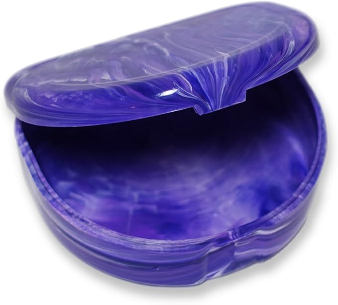 QUIST (TM) Orthodontic Retainer Case (Purple)