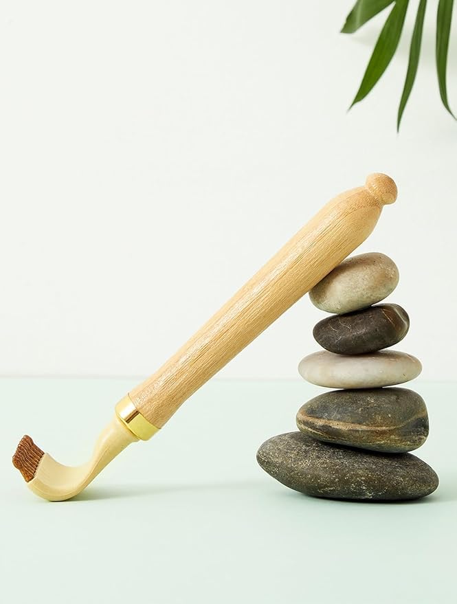 Back Scratcher, Classic Portable Extendable Bamboo Back Scratcher for Men Women with Beautiful Gift Packaging