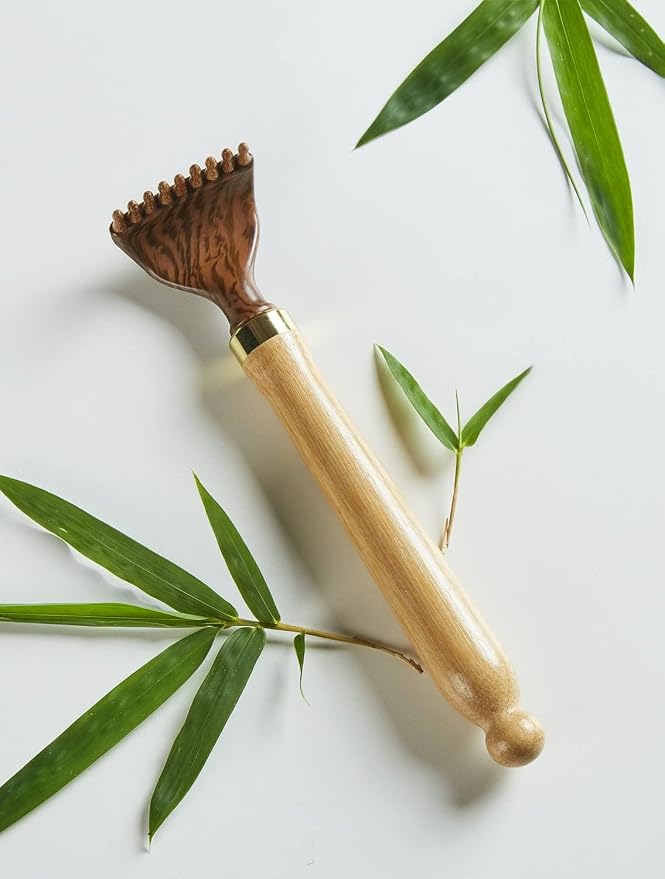 Portable Extendable Back Scratcher,Bamboo Back Scratcher for Men Women Self-Therapeutic Telescoping Head Easy to Reach Itch Point The Body Scratcher (Brown)