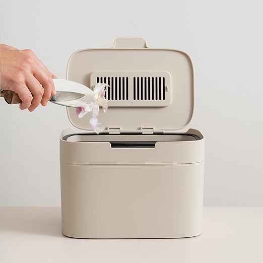 KAZAI. Compost Bin Kitchen 'Elin' | 1.2 GAL / 4.5L Countertop Compost Bin with Lid & Carbon Filter | Odor-Free, Dishwasher Safe, with Inner Bucket | Small Indoor Kitchen Composter | Taupe