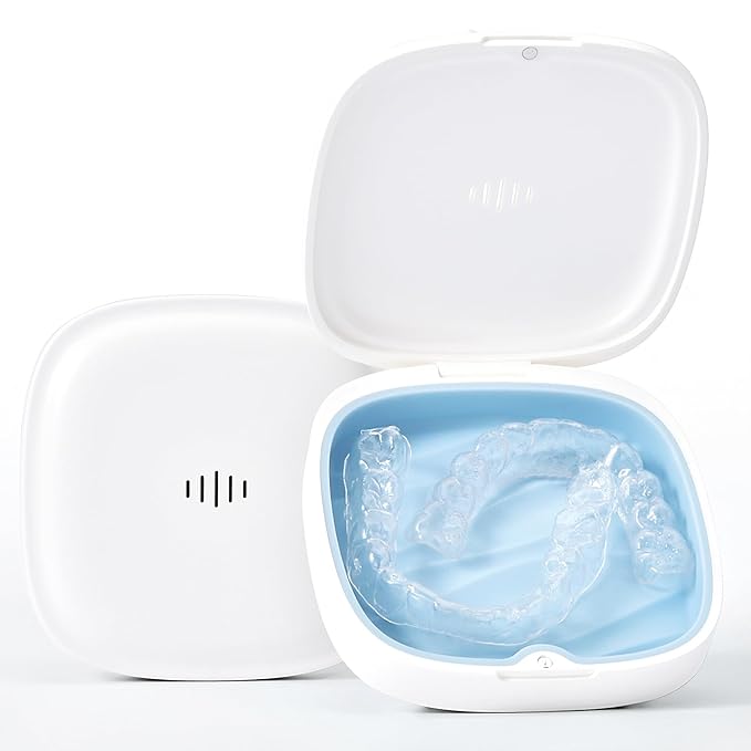 Retainer Case Slim Aligner Case with Vent Holes Removable Inner Tray Silicone for Easy Cleaning (1Pack White Blue)