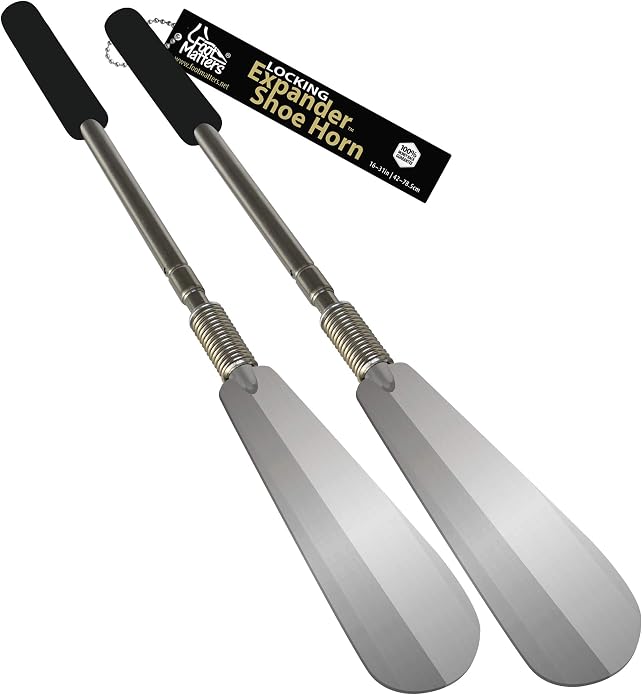 FOOTMATTERS Expander Shoe Horn Extra Long Handle - Twist to Lock - Extends 16 to 31 inches