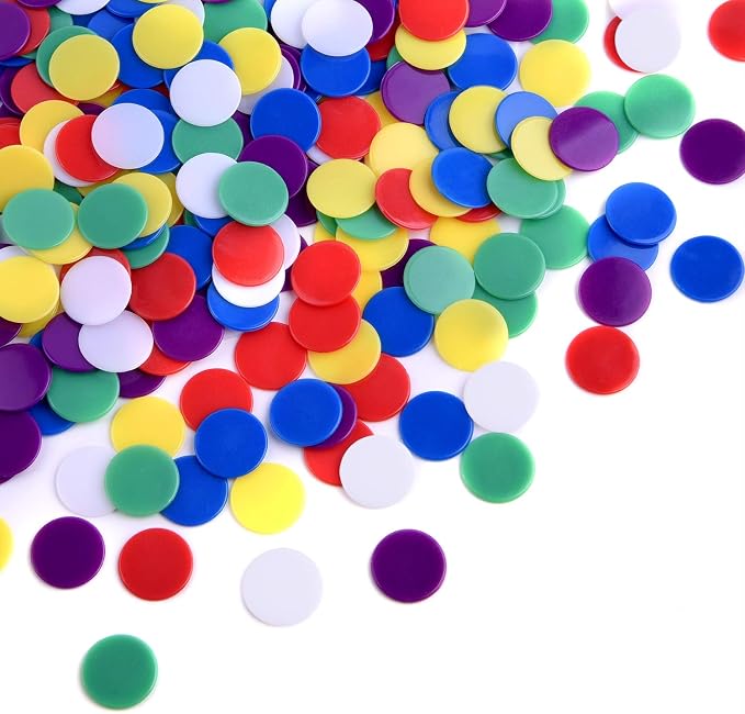 Coopay 900 Pieces Counters Counting Chips Plastic Markers Mixed Colors for Bingo Chips Game Tokens, Contain White, Blue, Green, Yellow, Red, Purple Colors