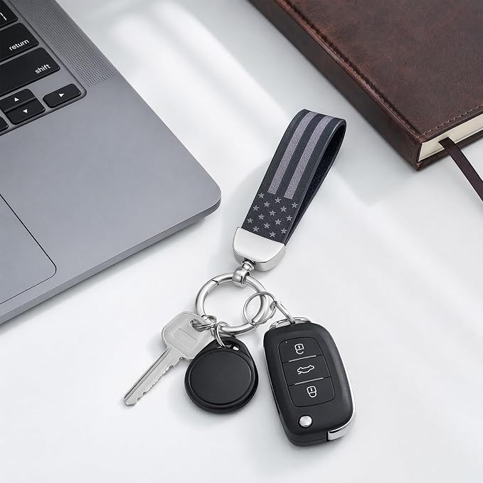 American Flag Keychain for Men Women, Leather USA Flag Key Chain for Daily | Flag keychain adds heritage patriotic style, Metal D-ring keep daily keys grouped,Practical gift for dads, husbands, wives