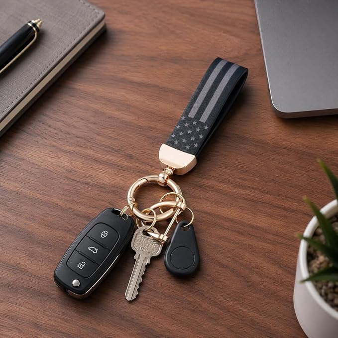 American Flag Keychain for Men Women, Leather USA Flag Key Chain for Daily | Flag keychain adds heritage patriotic style, Metal D-ring keep daily keys grouped,Practical gift for dads, husbands, wives
