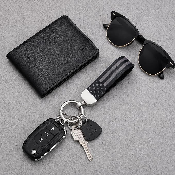 American Flag Keychain for Men Women, Leather USA Flag Key Chain for Daily | Flag keychain adds heritage patriotic style, Metal D-ring keep daily keys grouped,Practical gift for dads, husbands, wives