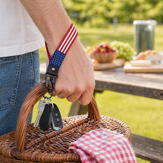 American Flag Keychain for Men Women, Leather USA Flag Key Chain for Daily | Flag keychain adds heritage patriotic style, Metal D-ring keep daily keys grouped,Practical gift for dads, husbands, wives