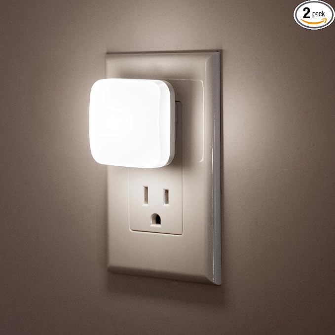 LED Night Lights Plug into Wall, Nightlights With Light Sensor Dusk to Dawn, 0.3W Square Plug in Night Light for Kids, 5000K Cool White Night Light for Bathroom Bedroom Kitchen, 2 Pack Night Lights