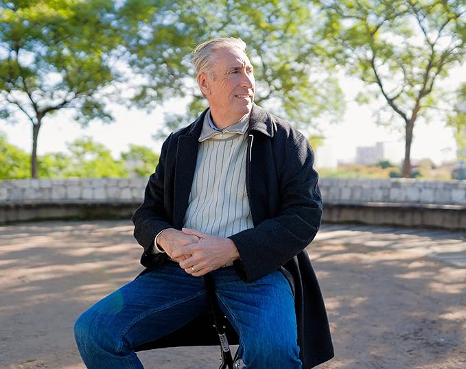 PEPE Mobility Folding Cane with Seat (32.5" Height), Walking Cane with Seat for Travel, Men and Women, 3-Leg Seat, Aluminium