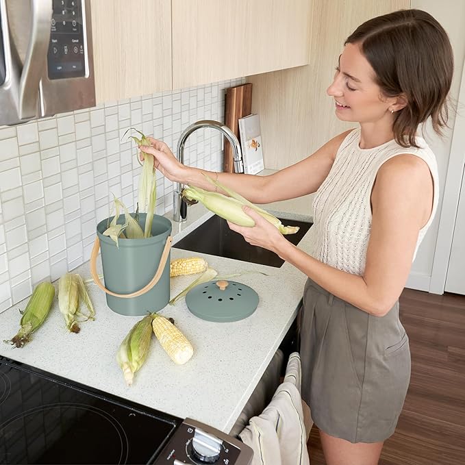 Beautiful Kitchen Compost Bin with Smell Proof Lid - Rust Proof and Odorless Compost Bucket for Your Countertop with No Smell Filters - Easy to Clean 1.1 Gallon Bin Looks Great On Any Kitchen Counter