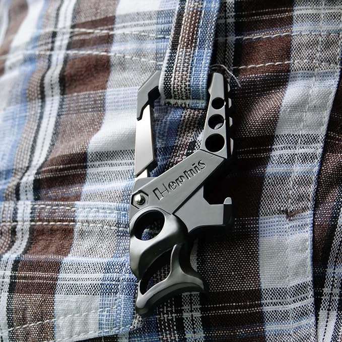 Skull Heavy Duty Key Chain,Car Emergency Escape Tool, Seat belt Cutter,Bottle Opener,Carabiner Car Key Chains