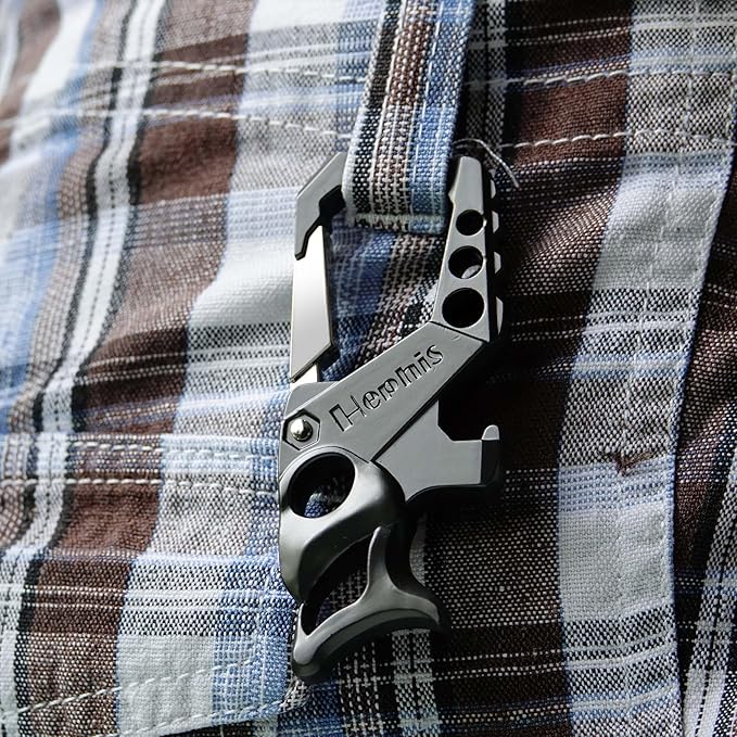 Skull Heavy Duty Key Chain,Car Emergency Escape Tool, Seat belt Cutter,Bottle Opener,Carabiner Car Key Chains