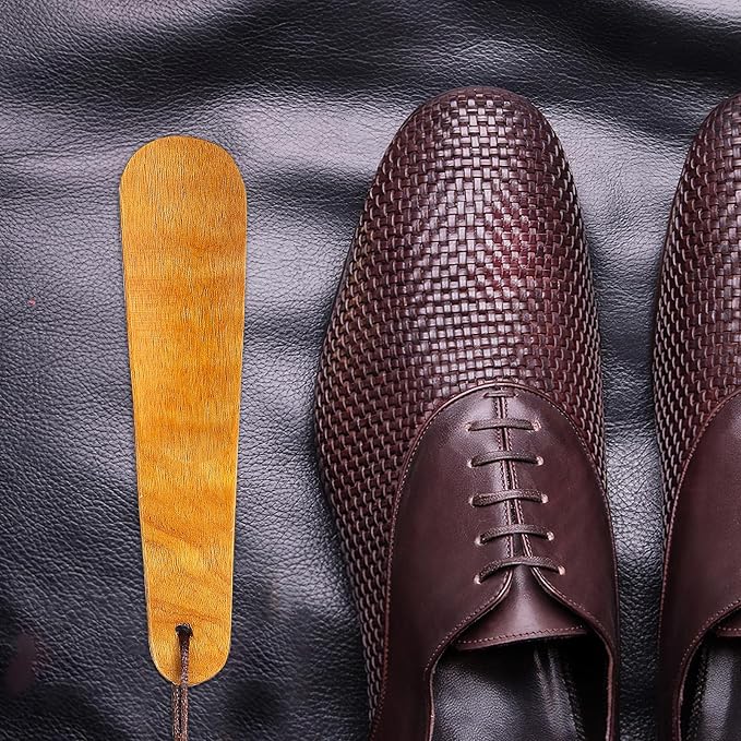 Healifty 2 Pcs Wooden Shoe Horn Set, 15.7" Long and 6.2" Short | Includes Long Handled and Short Wood Shoehorns for Seniors Men Women Elderly to Dress Shoes, Boots, Travel Bags and Daily Use