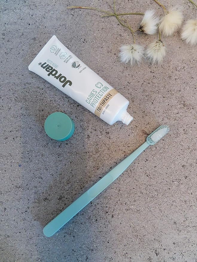 Jordan* ® | Green Clean Manual Toothbrush | Sustainable, Scandinavian Design, Soft Bristles, Mixed Colors | 4 Units