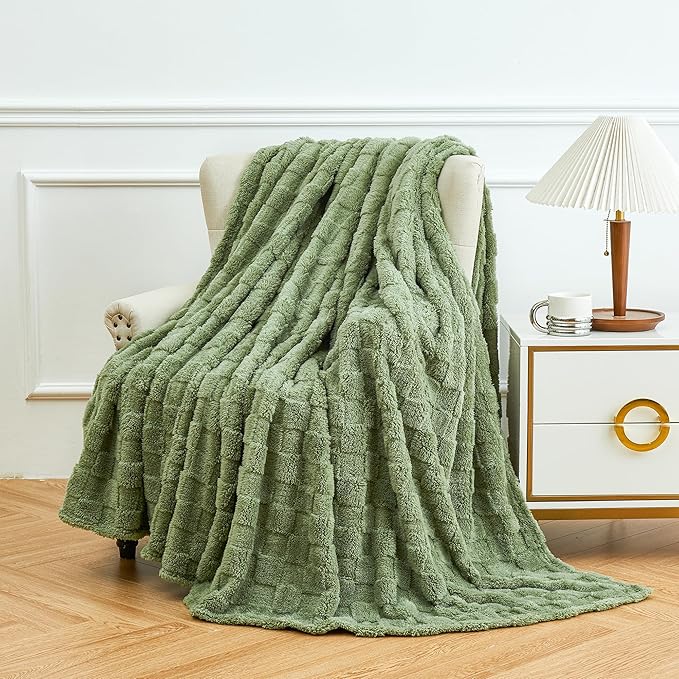 Aganear Blanket Queen Size - Cozy Soft Checkered Throw Blanket for Couch, Sofa, Bed, Office, Warm Decorative Present for Birthday, Christmas(90"x90", Sage Green)